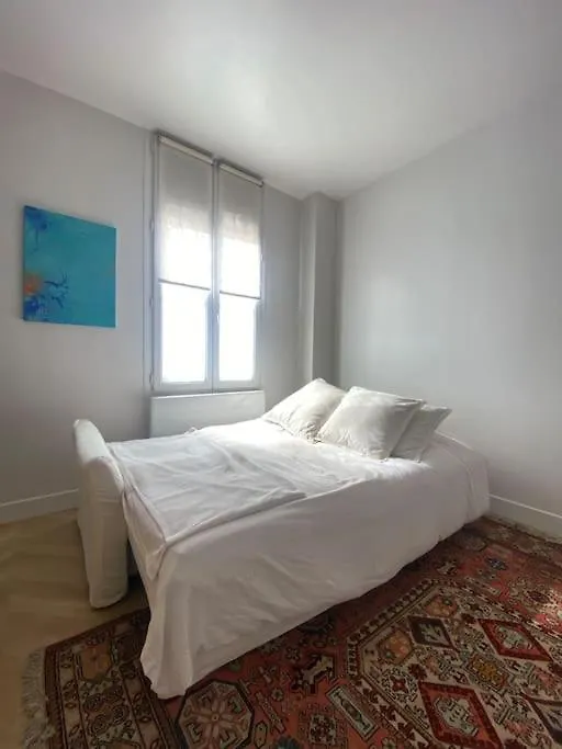 Renovated 16th Flat Lägenhet *