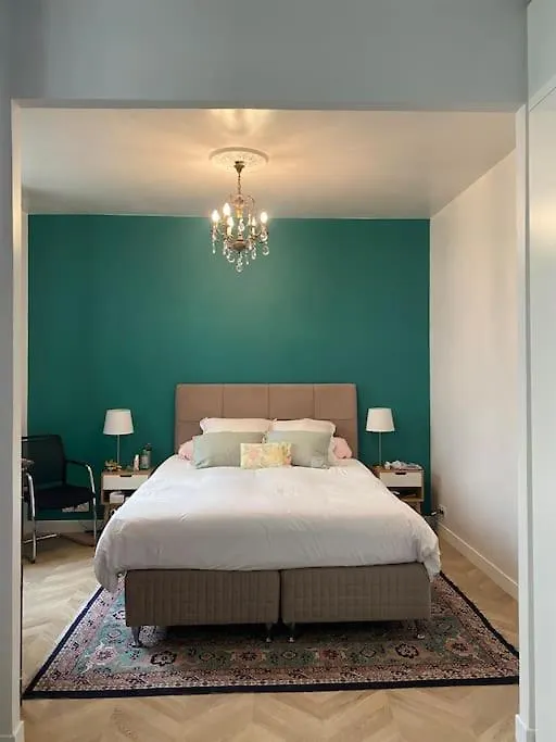 Renovated 16th Flat *